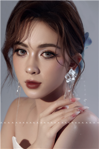 Trang điểm đi tiệc