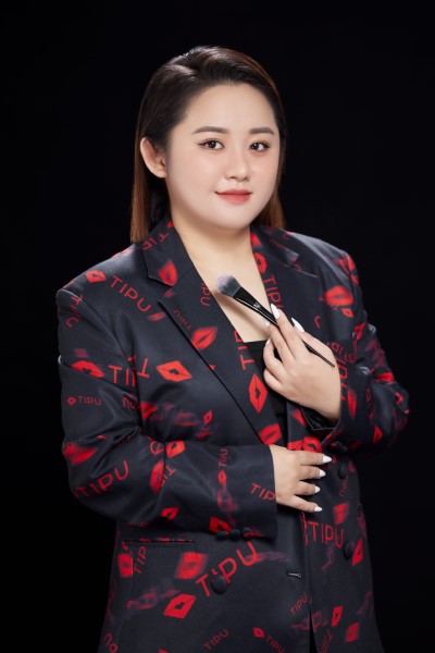 M.U.A KyTii